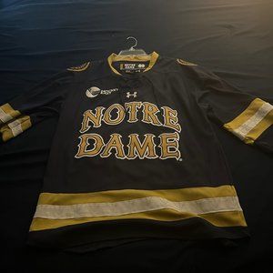 AUTHENTIC UNDER ARMOUR NOTRE DAME HOCKEY JERSEY ADULT MEDIUM